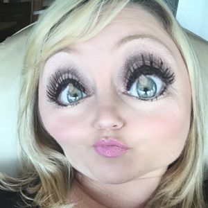 Meet your Posher, Kelly